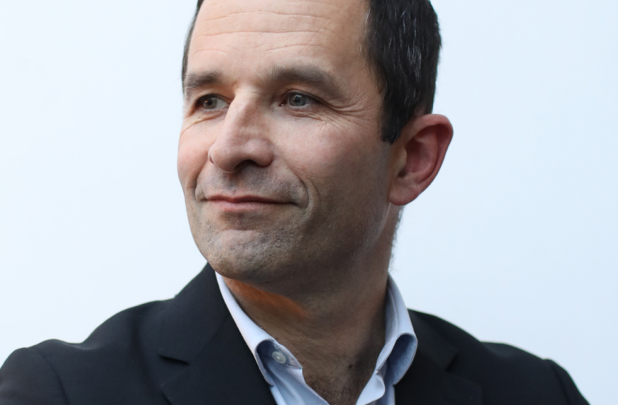 « Grands patrons VS citoyen.nes » : le non-débat proposé par Benoit Hamon