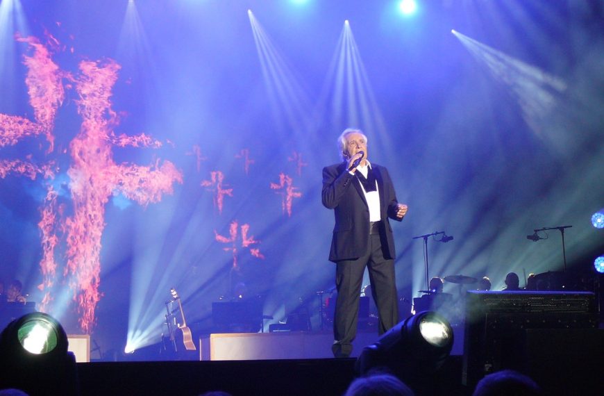 Le Parti animaliste et Michel Sardou le romantique