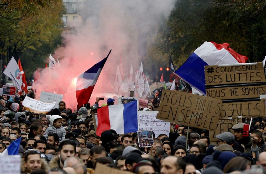 La tribune des «organisations de jeunesse» liées à la Gauche contre «l’islamophobie»