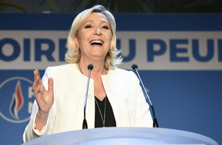 Marine Le Pen candidate en 2022: lui barrer la route coûte que coûte