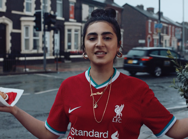 Liverpool FC x Nike: «Tell us never»