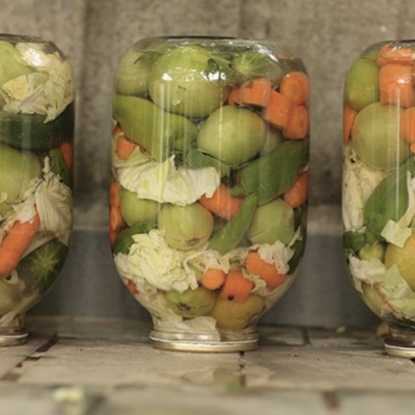 Les Cig Köfte et les Jingalov hats: la cuisine populaire contre les nationalismes