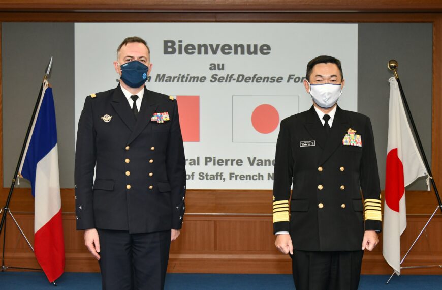 Le chef d’état-major de la Marine parle au Japon du «comportement conquérant» de la Chine