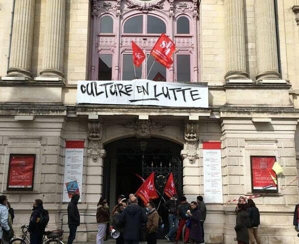 Pandémie: les milieux du spectacle et du cinéma soutiennent le « marche ou crève » capitaliste