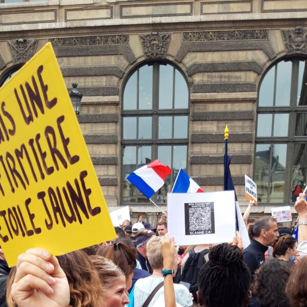 Gilets jaunes nouvelle version: 114 000 anti-pass sanitaire