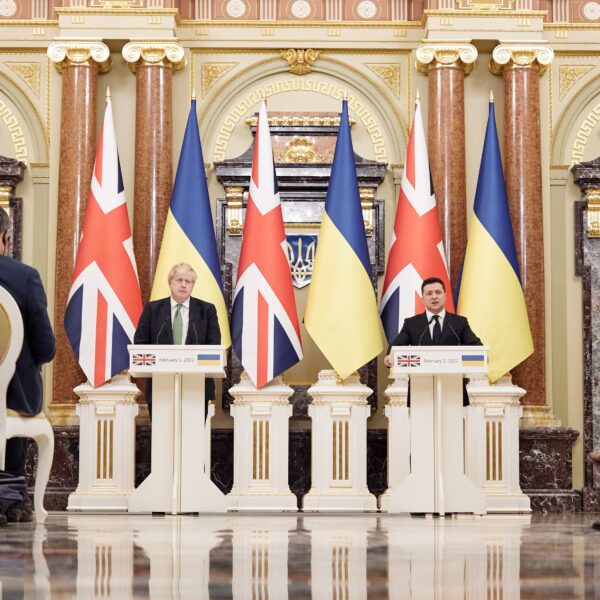 Ukraine : l’OTAN accentue la pression, la Russie tergiverse sur trois scénarios