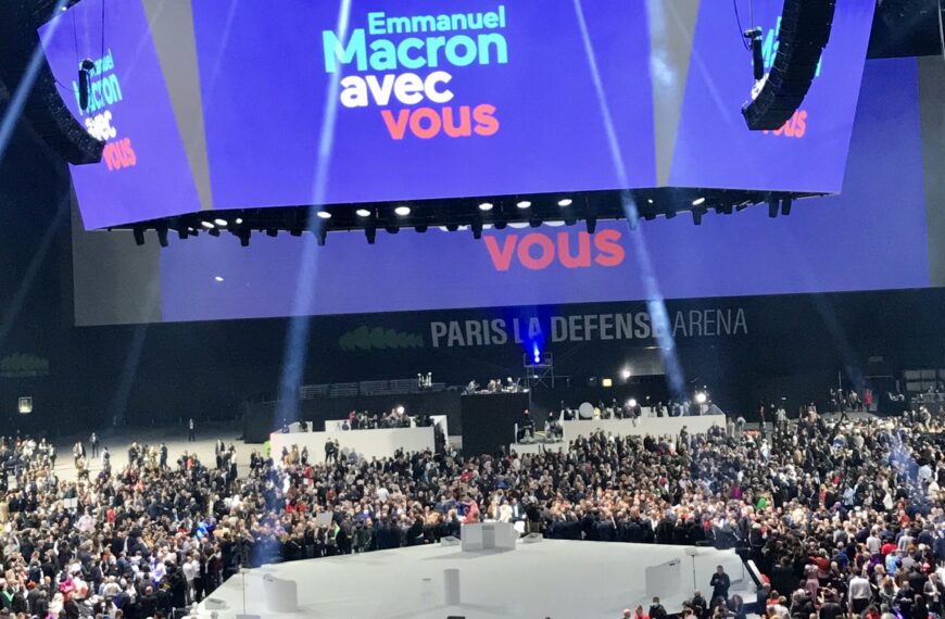 Emmanuel Macron, un Kennedy en carton pour une France en plastique mou