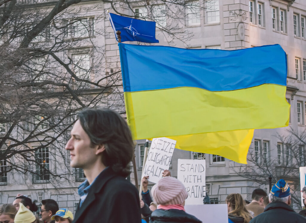 Отношения европейцев к европейцам. Митинги в Европе. Митинг Украина.
