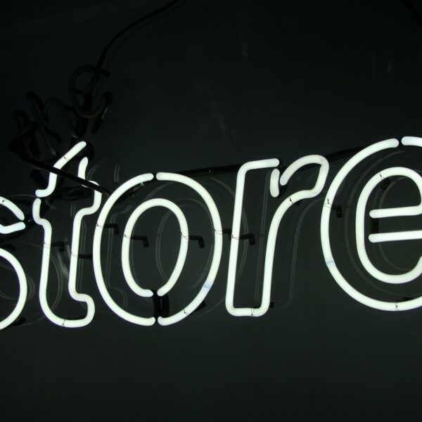 « Dark stores » et « dark kitchens » : l’agonie du capitalisme