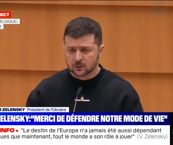 Zelensky à Bruxelles devant une assemblée hystérique