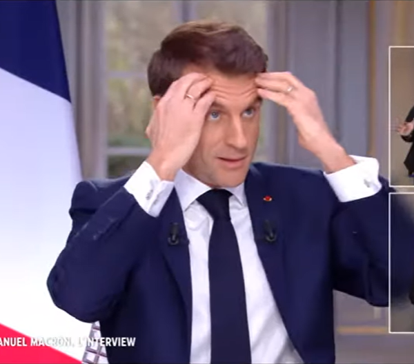 Macron, gestionnaire de la « crise politique »