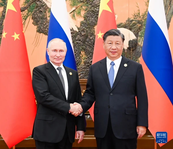 Joe Biden en Israël contre Vladimir Poutine en Chine