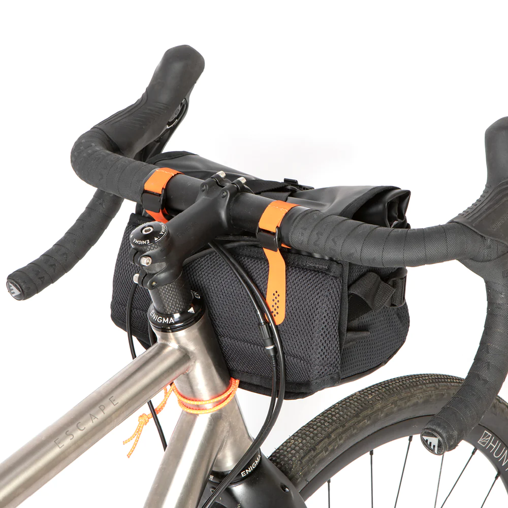 Équipements vélos (pompes en libre service, totems de réparation,  accessoires) - Abri Plus