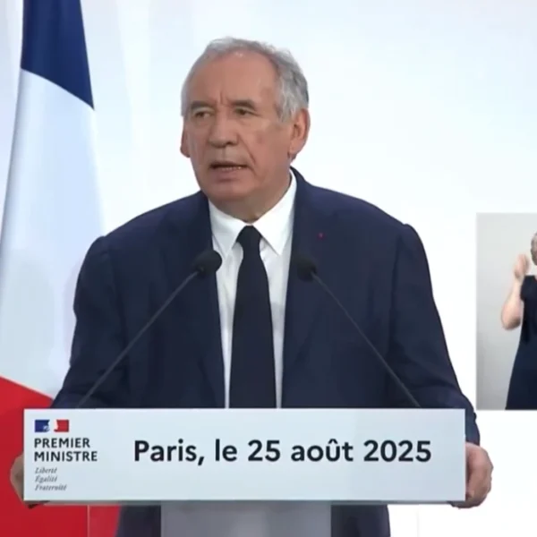 François Bayrou précipite la crise de régime !
