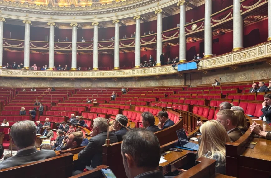 Le gouvernement Lecornu tient, car le peuple français est fantomatique