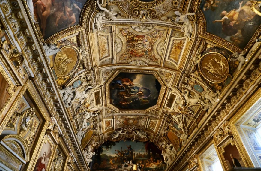 Lamentable braquage du Louvre, reflet d’une France en perdition