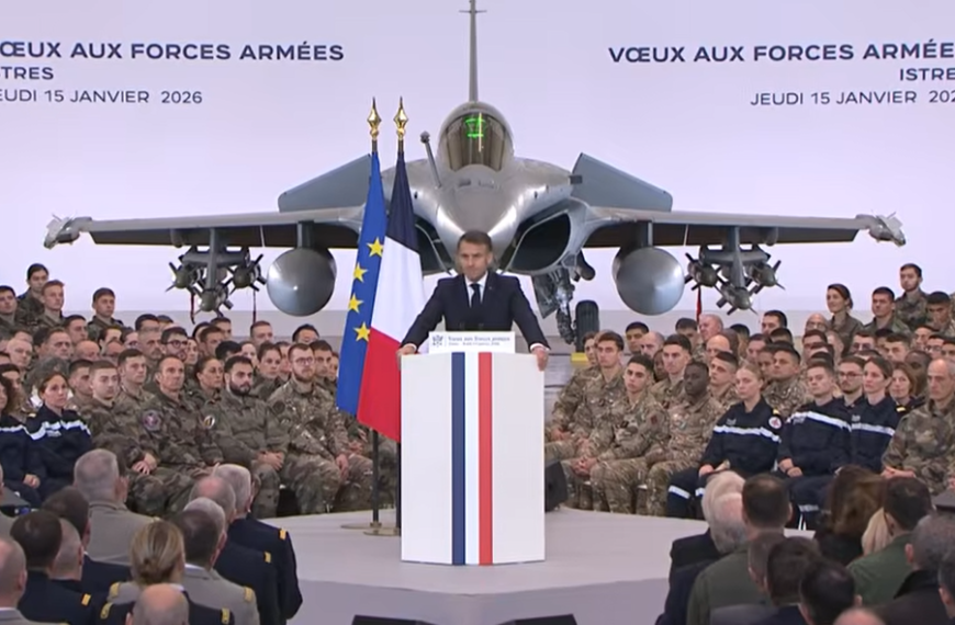 Vœux aux armées : Emmanuel Macron rappelle la ligne belliciste à suivre