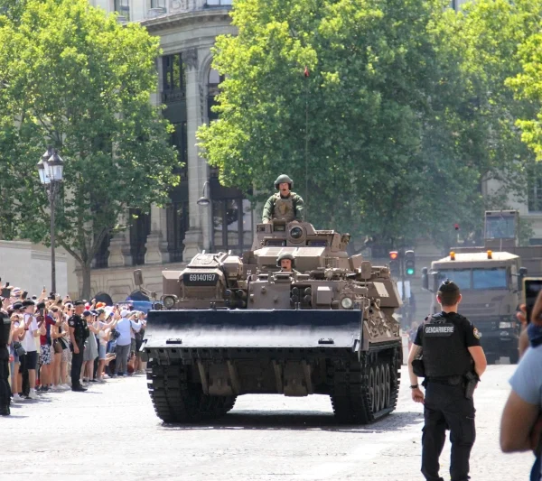 Les partis parlementaires soutiennent la présence militaire française en Ukraine